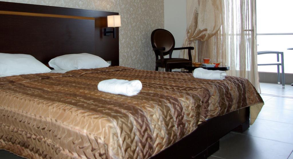 Dion Hotel Paralia Katerinis Bagian luar foto